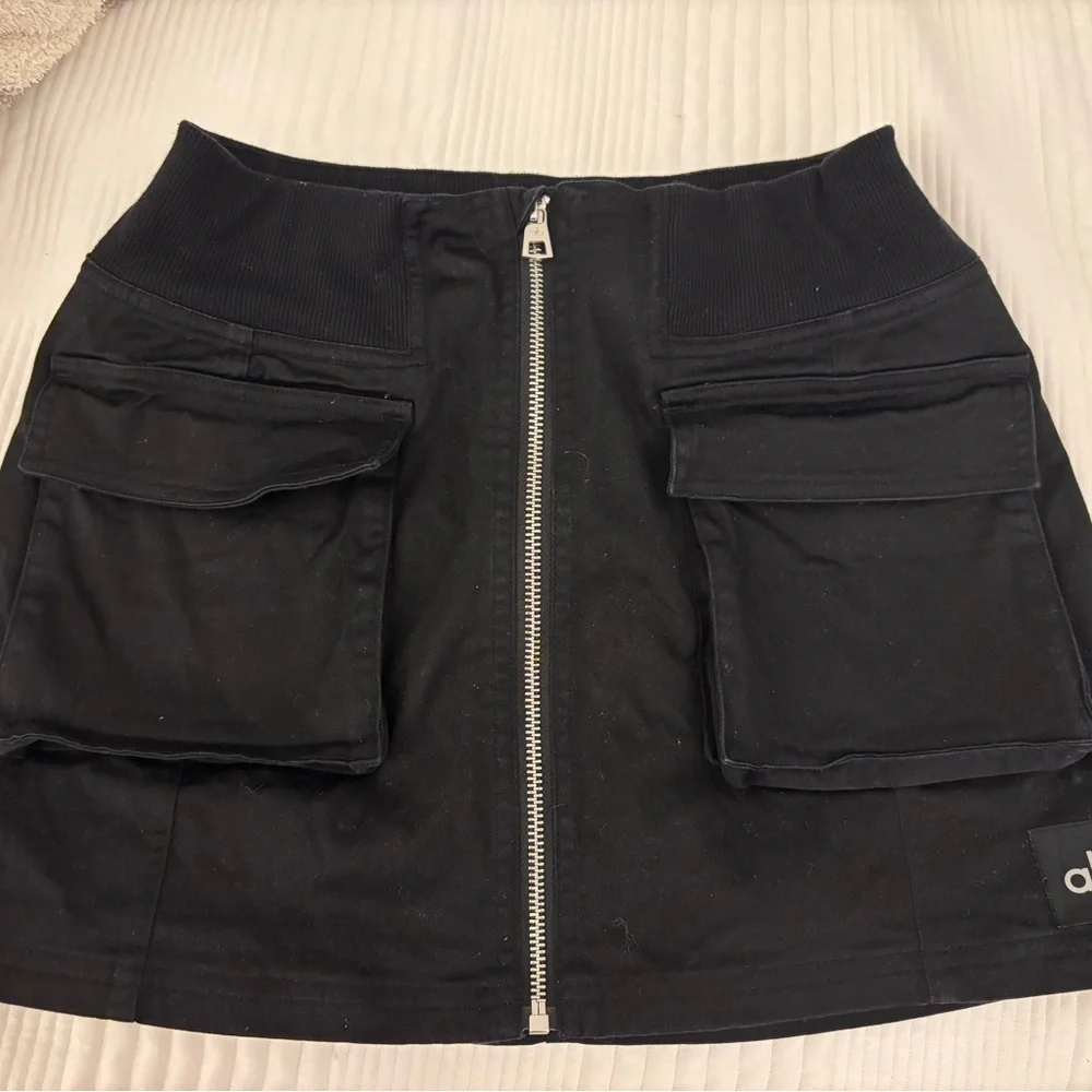 ALO Yoga Women's Black Skirt with Pockets